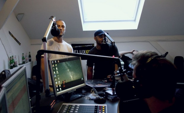Maxim & Tarek von K.I.Z. im FluxFM-Interview (Bild: Sophie Euler)