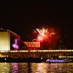Feuerwerk über der Oberbaumbrücke (Foto: FluxBau)