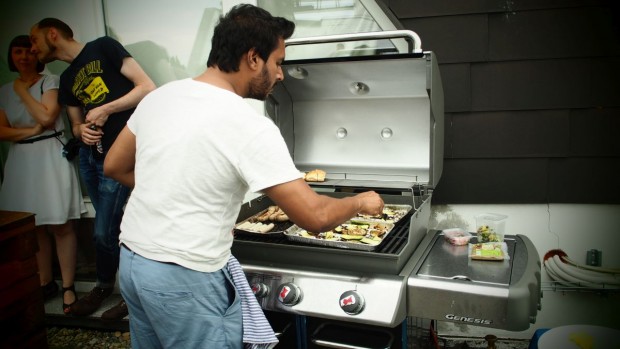 Der namensgebende Grill für die BBQ Session im Einsatz (Foto: Nina Maul)