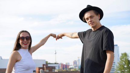 July Talk vor der Skyline Berlins