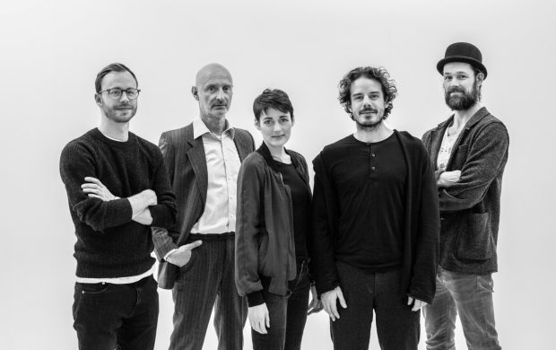 Die Veranstalter von THE DARK ROOMS - v. l. n. r.: Tobias Rechsteiner, Jürgen Schwämmle, Clara Cremer, Sven Sauer und Jerry Kowalsky