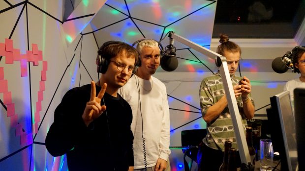 Bilderbuch im FluxFM-Studio (Foto: Sophie Euler)