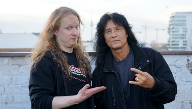 Joey Belladonna von Anthrax (re.) und MetalFM-Channelmanager Christof Leim (Foto: Sophie Euler)