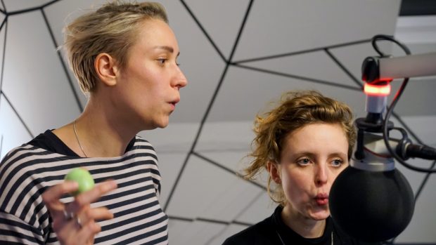 Laura Landergott (l.) von Ja, Panik & Sonja Deffner von Die Heiterkeit (Foto: Sophie Euler)