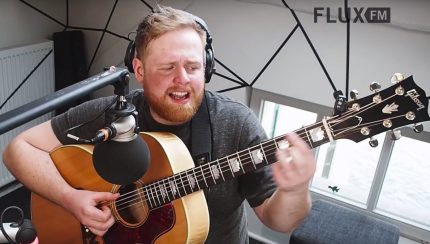 Tom Walker im FluxFM-Studio (Foto: Nina Maul)