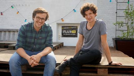 Helge und Timon von Helgen auf der FluxFM Dachterasse (Foto: Julia Weidenmüller)