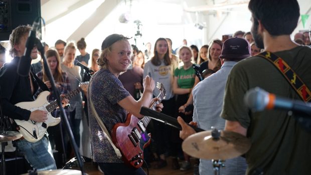 MorningShowcase am Nachmittag mit Kakkmaddafakka, 14. September 2017 in der FluxFM-Redaktion (Foto: Jamal Ali)