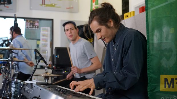 MorningShowcase am Nachmittag mit Kakkmaddafakka, 14. September 2017 in der FluxFM-Redaktion (Foto: Jamal Ali)