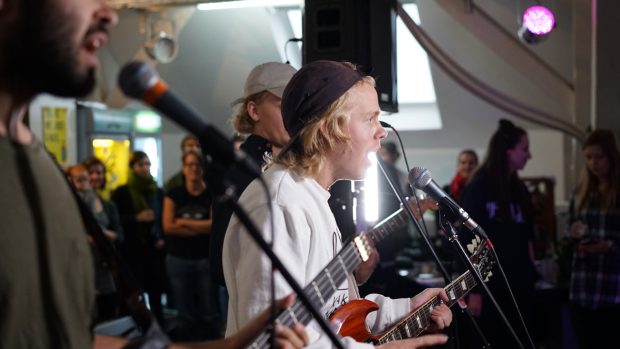 MorningShowcase am Nachmittag mit Kakkmaddafakka, 14. September 2017 in der FluxFM-Redaktion (Foto: Jamal Ali)