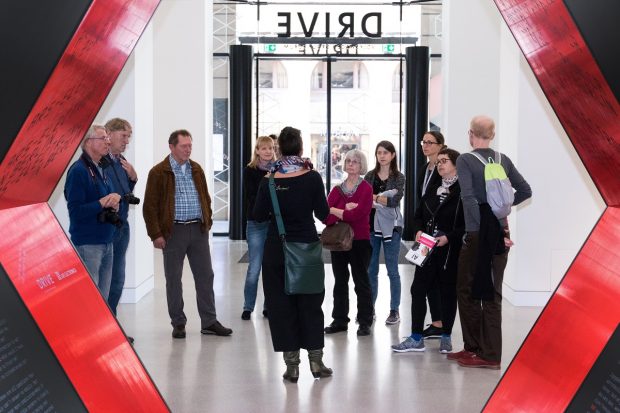Hier startet eine Führung durch die Ars Electronica (Foto: Ars Electronica)