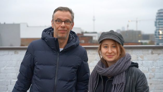 Margarete Stokowski (r.) bei Johnny Haeusler und Spreeblick (Foto: FluxFM)