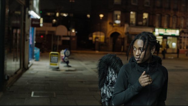 "Fly" mit Grime Rapperin Flohio (Pressefoto)