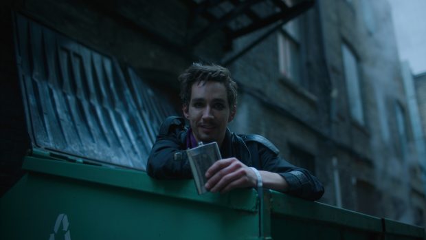 Kind Nummer Vier aka The Séance aka Klaus kämpft mit seiner Superkraft - er kann mit Toten kommunizieren. (Quelle: Netflix)