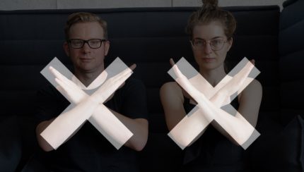 Diese Woche hören Daniel Koch und Melanie Gollin in Das große Ganze mit euch das Debütalbum xx von The xx. (Foto: Elisabeth Demuth)